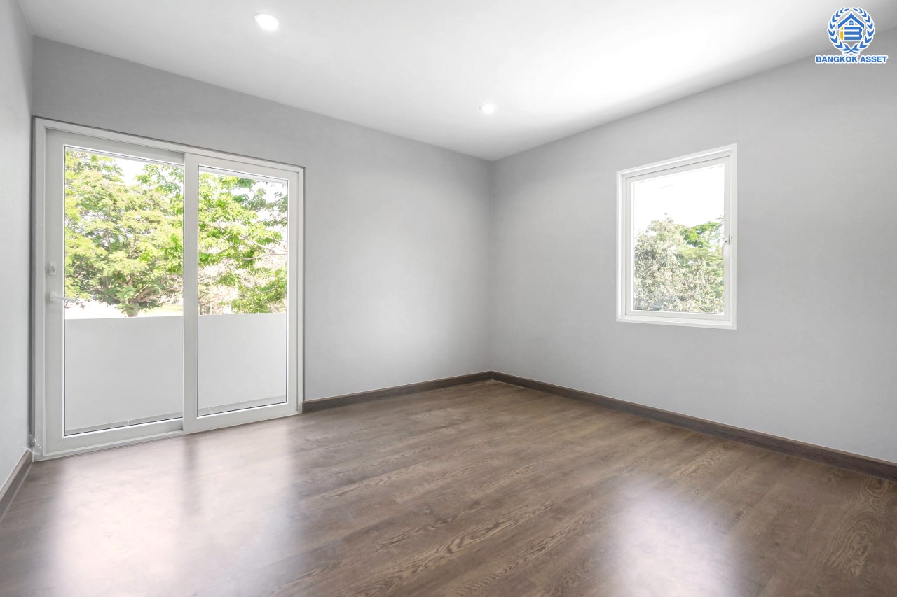 บ้านมือสองตกแต่งใหม่ ม.โนเบิล อุทยาน บรมราชชนนี-พุทธมณฑลสาย3 ห้องมุม เนื้อที่ 60 ตร.ว. ฟังก์ชัน 4 ห้องนอน 3 ห้องน้ำ บนทำเลศักยภาพ ใกล้ทางคู่ขนานลอยฟ้าบรมราชชนนี ม.มหิดล และ เพียง 10 นาทีถึงเซ็นทรัลศาลายา